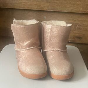 Little Ugg boots-rose gold color